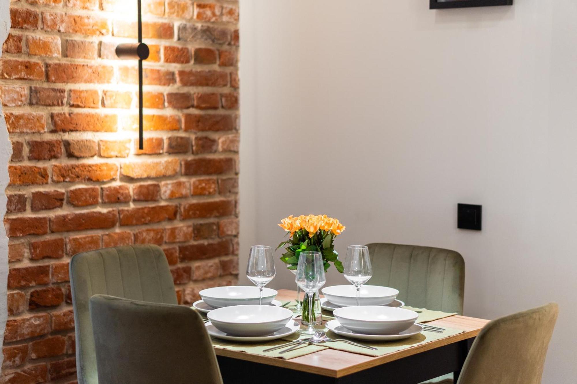 Charm & Comfort Renovated Gem In Old Town Sarego Apt B Kraków Zewnętrze zdjęcie